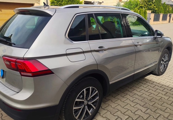 Volkswagen Tiguan cena 107000 przebieg: 31600, rok produkcji 2019 z Witkowo małe 301